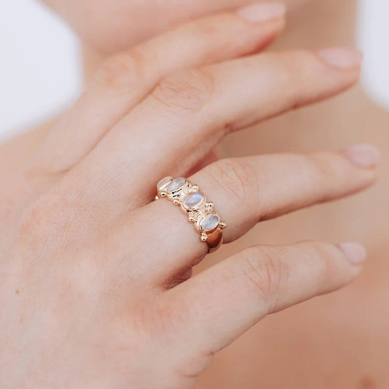 Anzie Méditerranée Moonstone Oval Arch Ring