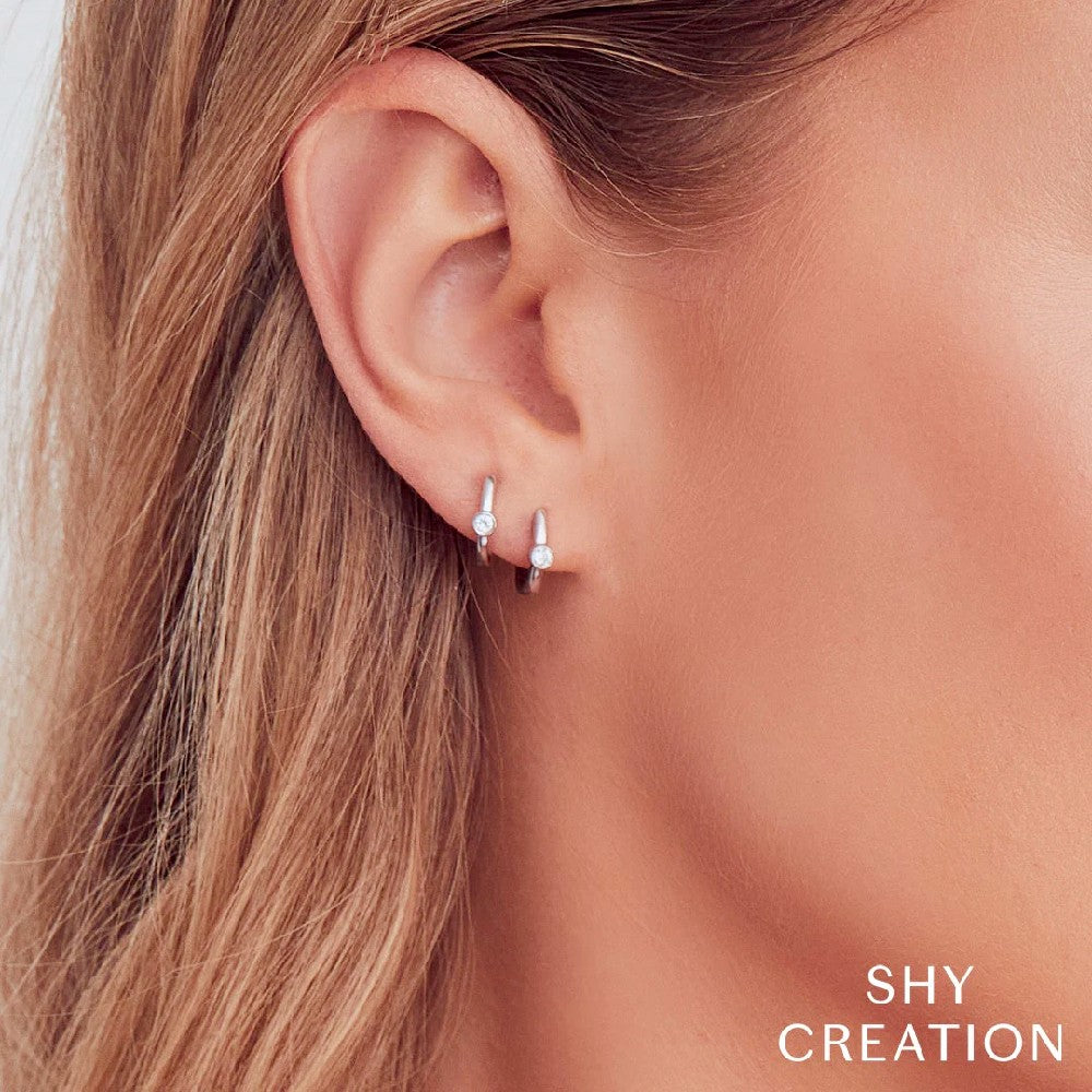 Shy Creation Single Diamond Bezel Huggies