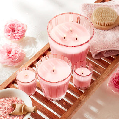 Nest Fragrances Classic Candle in Himalayan Salt & Rosewater
