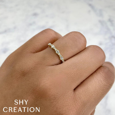 Shy Creation Scalloped Diamond Ring