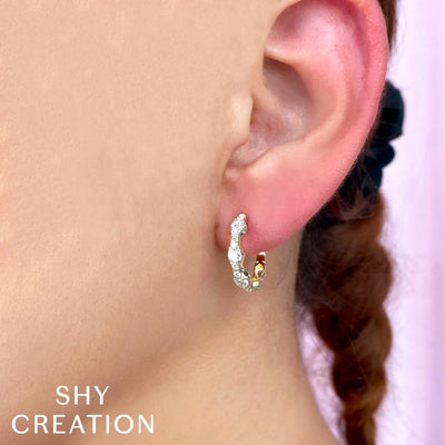 Shy Creation Wavy Diamond Hoops