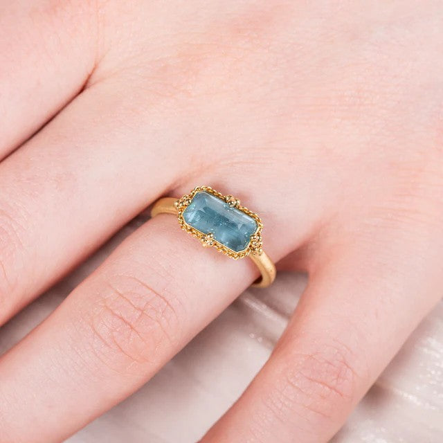 Amáli Aquamarine Landscape Ring