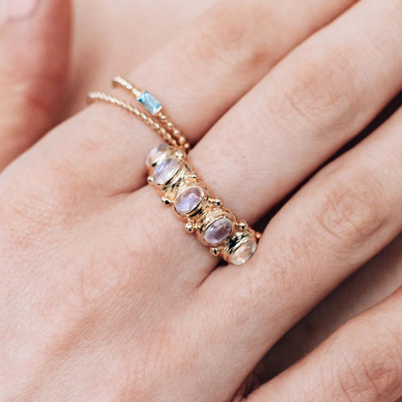 Anzie Méditerranée Moonstone Oval Arch Ring