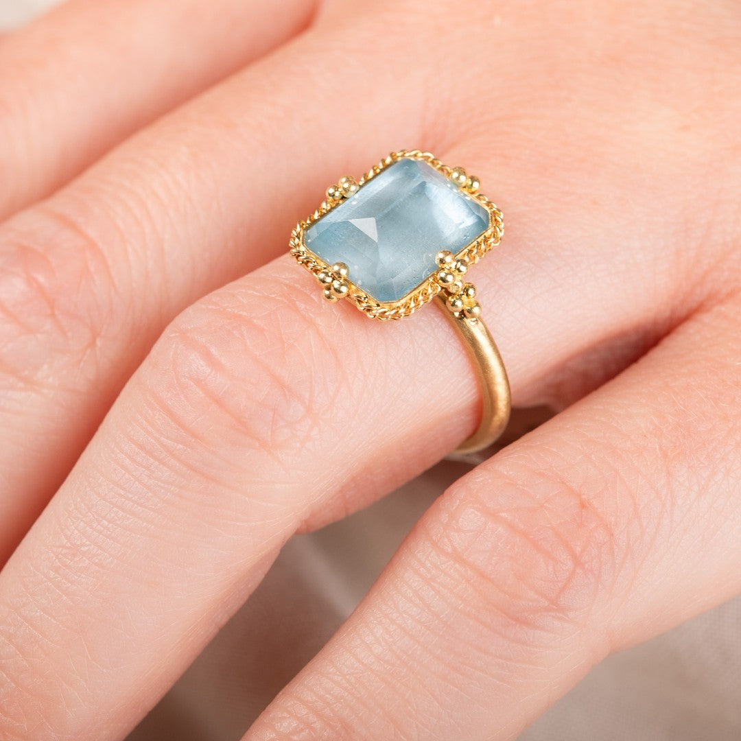 Amáli Serene Aquamarine Ring
