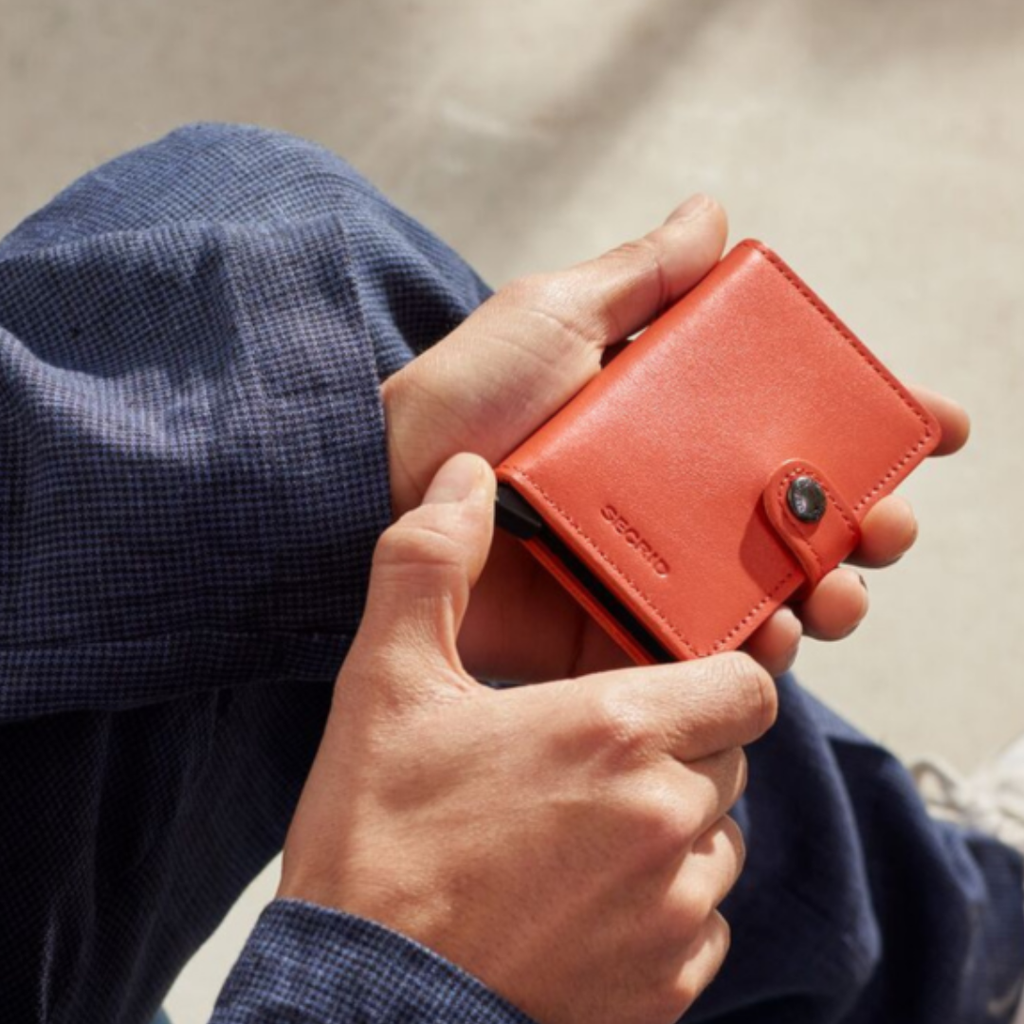SHOP MEN'S