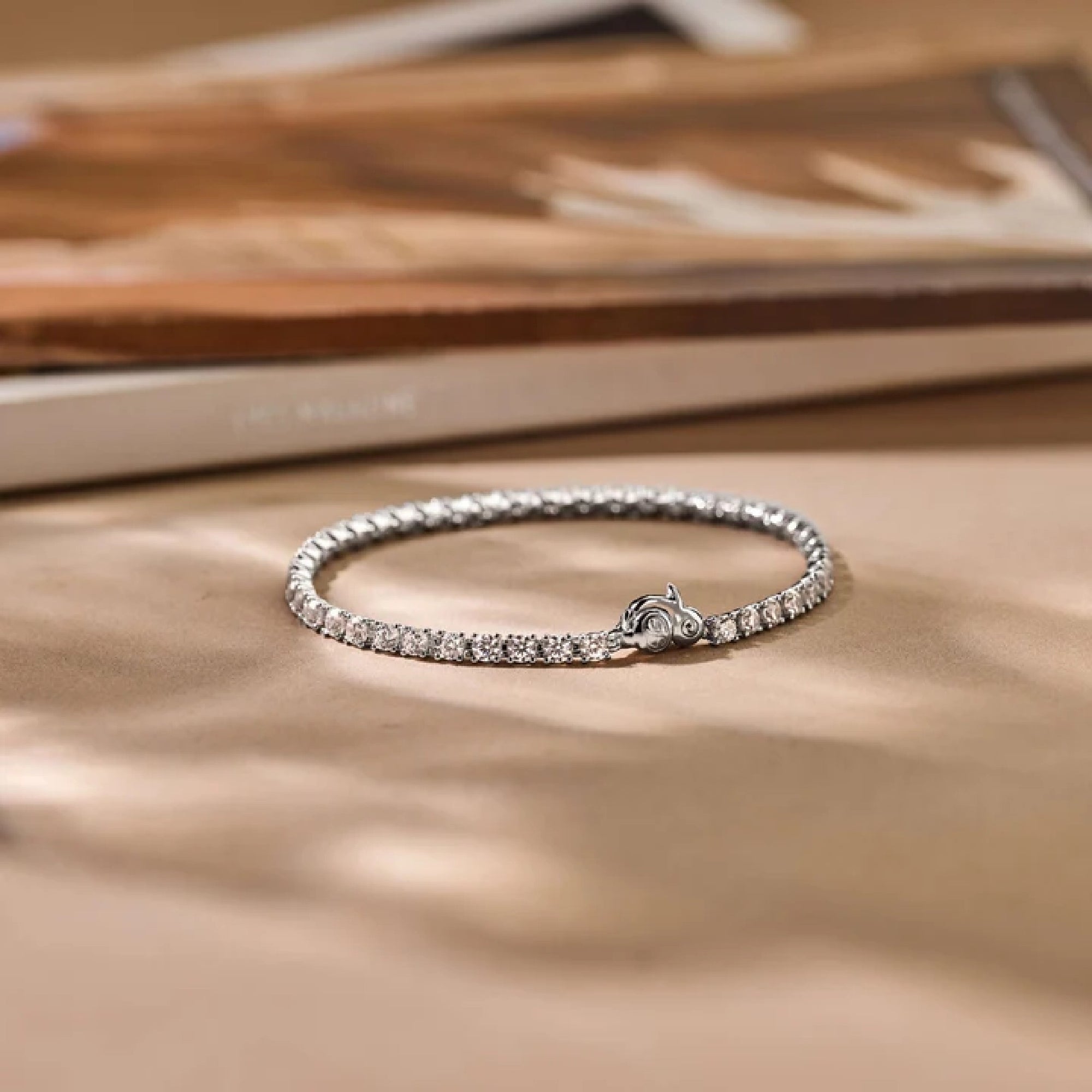 Close-up of Ti Sento tennis bracelet, continuous zirconia pavé detail