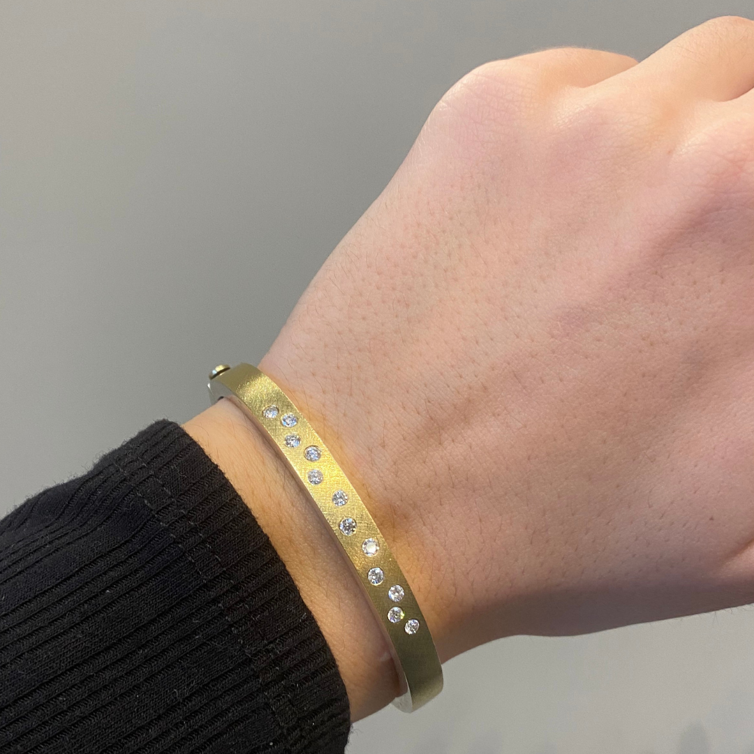 Charm bracelet Jewellery Louis Vuitton Gold, louis vuitton, bracelet,  diamond, gold png